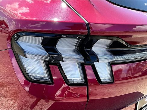 Used 2025 Ford Mustang Mach-E GT AWD/4WD image 27