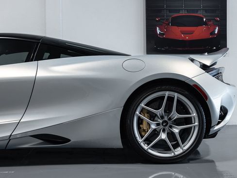 Used 2024 McLaren 750S image 11