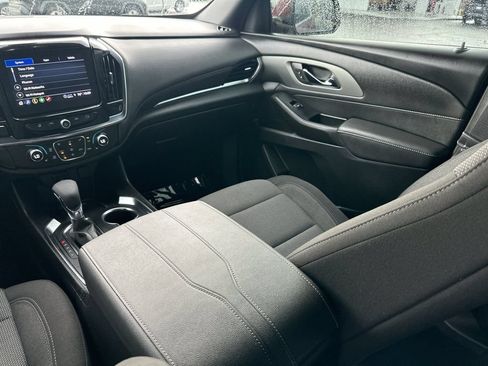 Certified 2023 Chevrolet Traverse LT FWD image 22