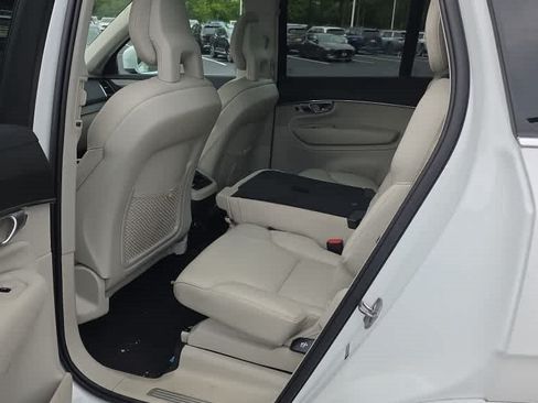 Used 2020 Volvo XC90 T6 Momentum AWD/4WD image 6