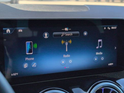 Used 2024 Mercedes-Benz GLA 250 4MATIC image 13