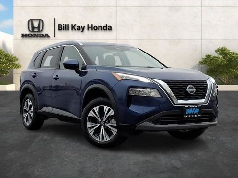 Used 2023 Nissan Rogue SV w/ SV Premium B Package image 5