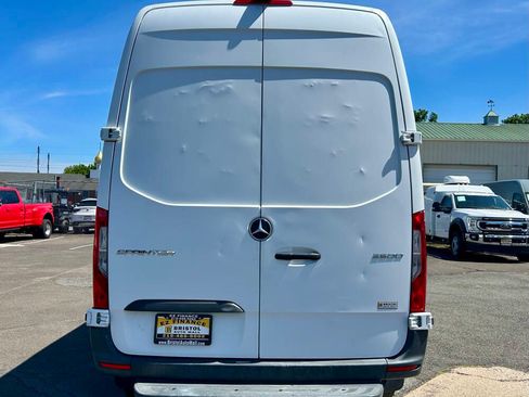 Used 2020 Mercedes-Benz Sprinter 2500 image 4