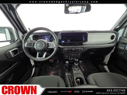 Used 2024 Jeep Wrangler Unlimited Sahara image 17