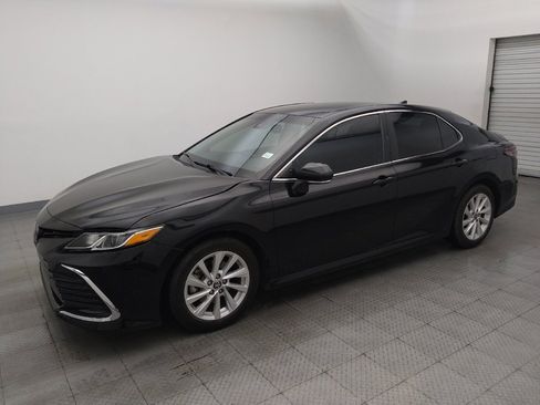 Used 2023 Toyota Camry LE w/ Convenience Package image 2