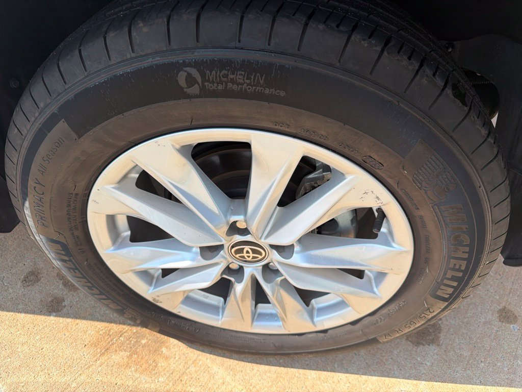 Used 2023 Toyota Corolla Cross LE FWD image 28