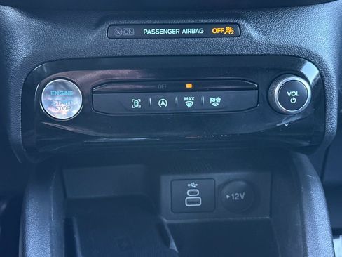 Used 2025 Ford Escape Platinum image 33