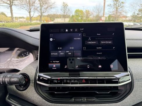 Used 2024 Jeep Compass Latitude AWD/4WD image 19