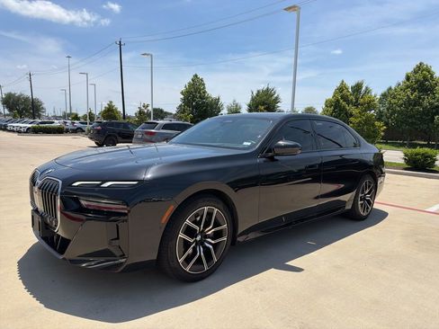 Used 2025 BMW 740i RWD image 1