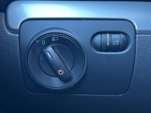 Used 2012 Volkswagen Golf 2-Door image 26