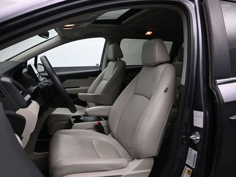 Used 2025 Honda Odyssey EX-L image 17