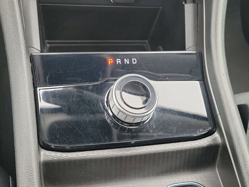 Used 2023 Jeep Grand Cherokee Laredo image 28