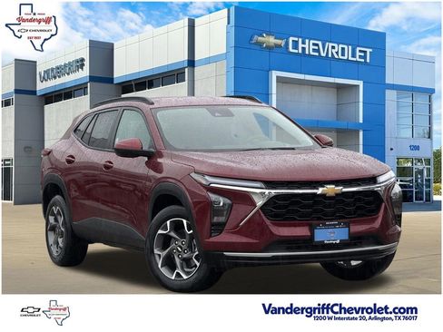 Used 2025 Chevrolet Trax LT w/ LT Convenience Package FWD image 1