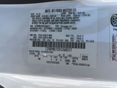 Used 2013 Ford Mustang GT Premium w/ Security Pkg RWD image 34