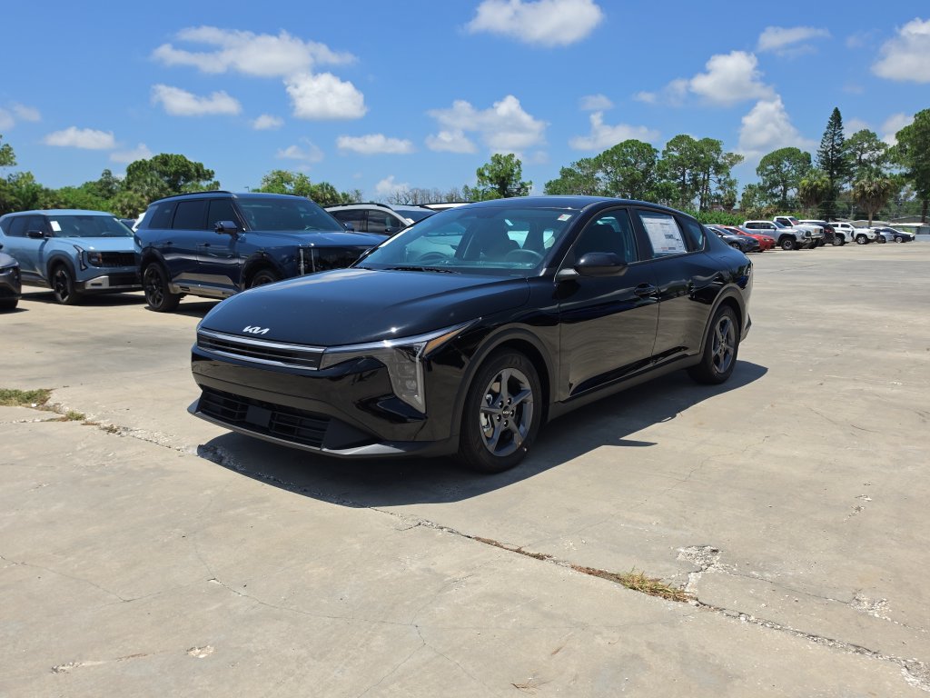New 2026 Kia K4 FWD image 4