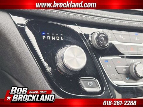 Used 2025 Chrysler Pacifica Limited FWD image 32