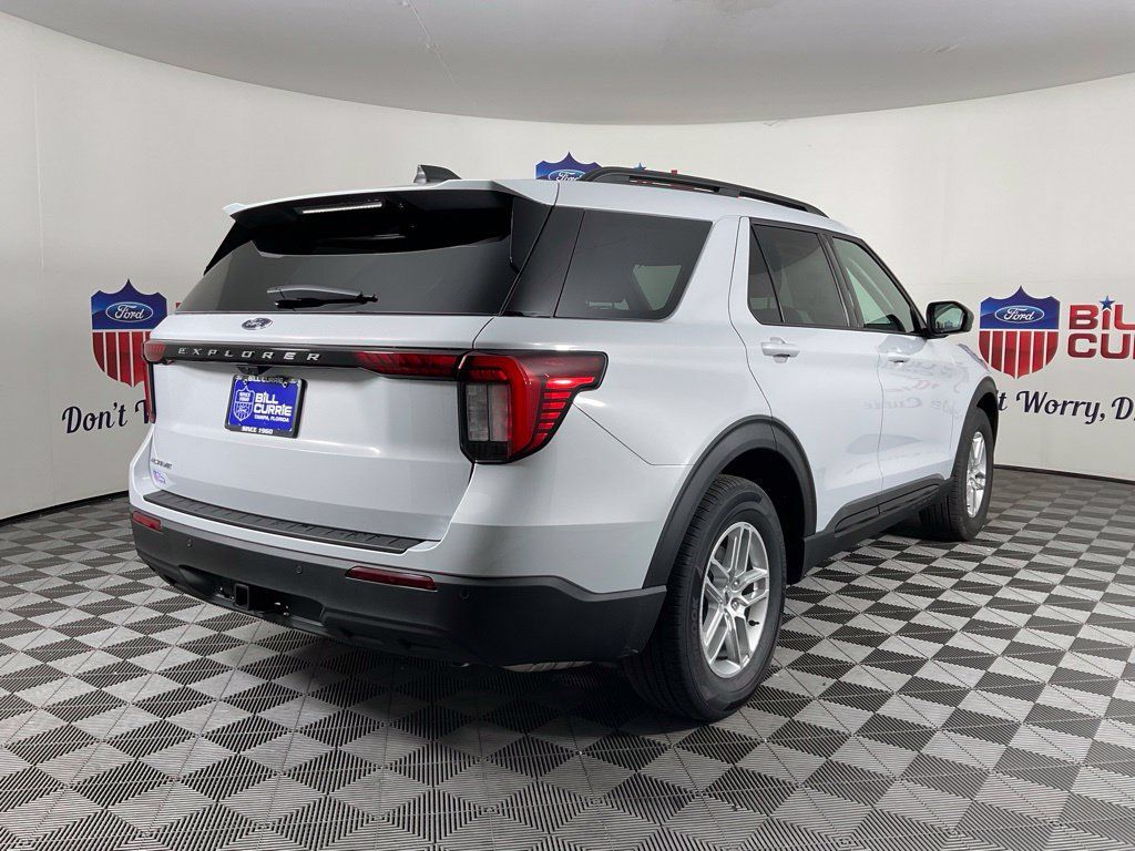 New 2026 Ford Explorer Active RWD image 3