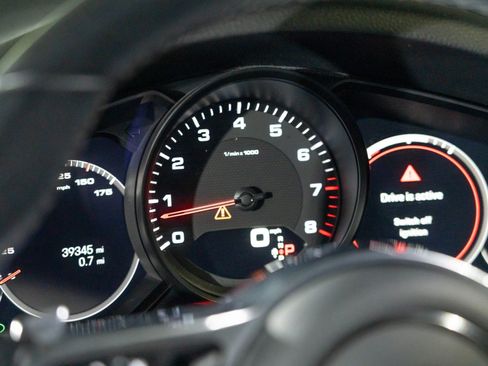 Certified 2023 Porsche Cayenne AWD/4WD image 19