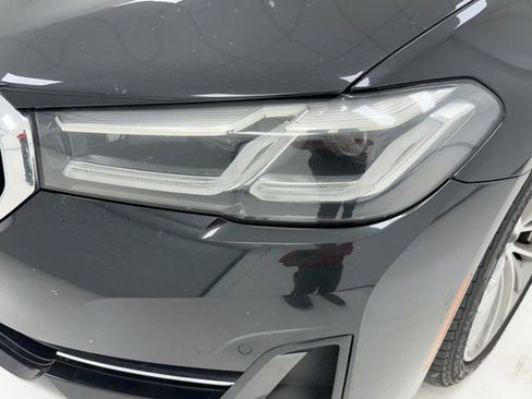 Used 2023 BMW 540i w/ Premium Package image 5