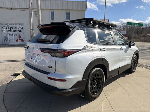 New 2026 Mitsubishi Outlander AWD image 3