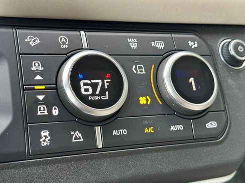 Used 2021 Land Rover Defender 90 First Edition image 23