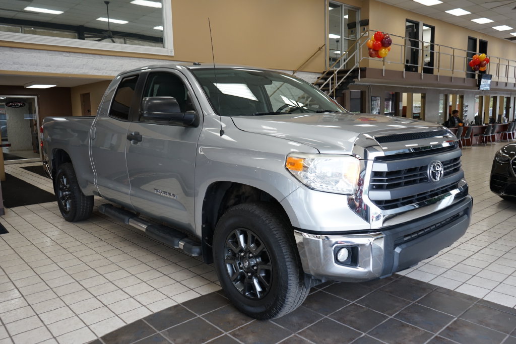 Used 2014 Toyota Tundra SR5 AWD/4WD image 16