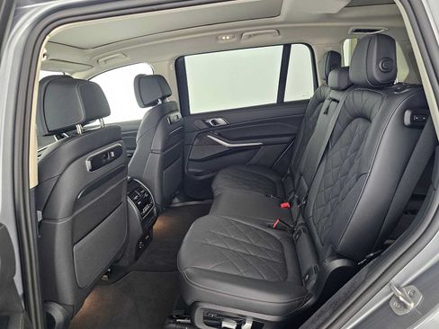 Used 2025 BMW X7 xDrive40i AWD/4WD image 18