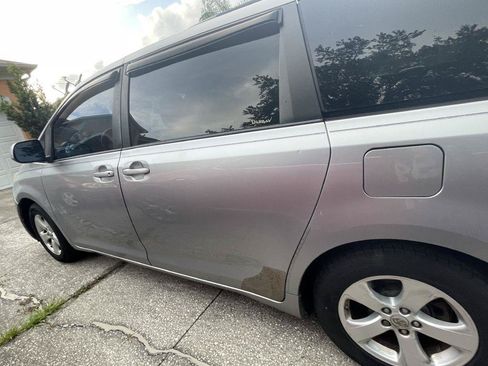 Used 2014 Toyota Sienna LE FWD image 19