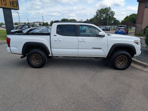 Used 2023 Toyota Tacoma 4x4 Double Cab image 10