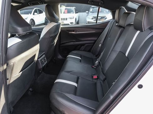 Used 2025 Toyota Camry SE FWD image 18