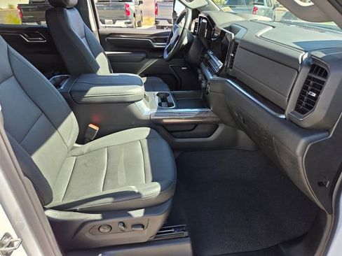 Certified 2024 Chevrolet Silverado 1500 LT Trail Boss w/ Convenience Package II image 15