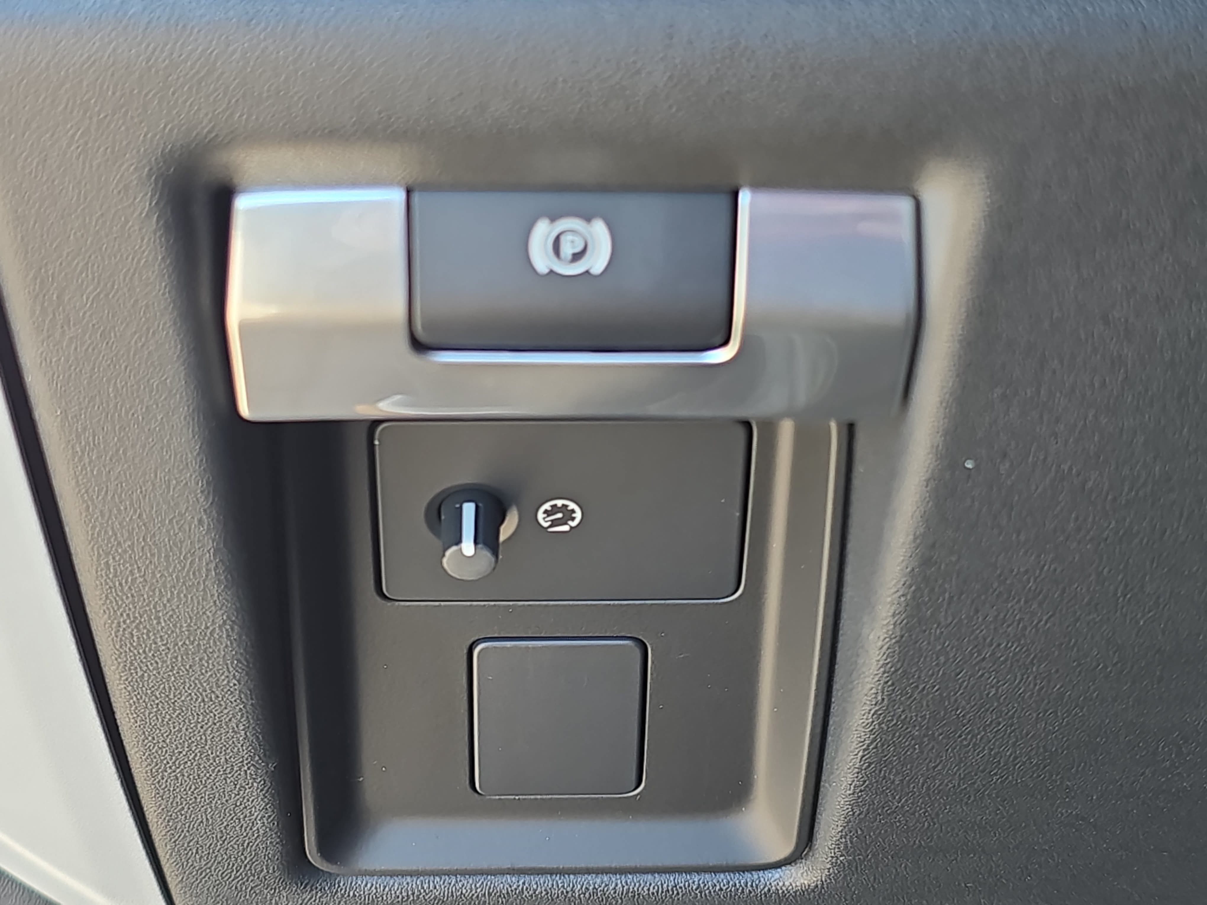 New 2026 Land Rover Defender 110 X-Dynamic SE AWD/4WD image 25