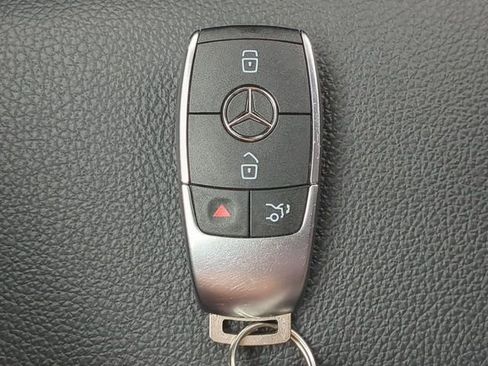 Used 2025 Mercedes-Benz GLA 250 image 34