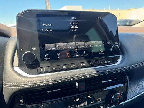 Used 2023 Nissan Rogue Platinum w/ Platinum Premium Package AWD/4WD image 16