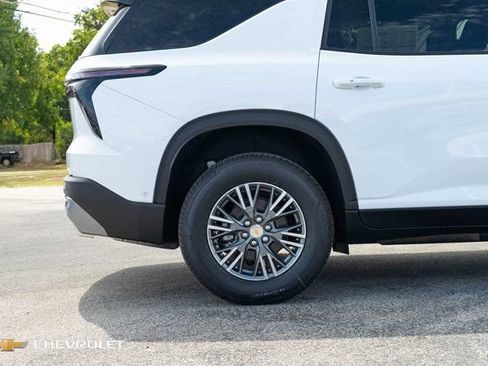 New 2026 Chevrolet Traverse LT w/ Enhanced Driving Package FWD image 4