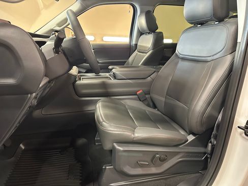 Used 2025 Ford Expedition Max Active AWD/4WD image 16