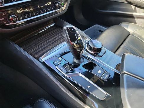 Used 2018 BMW M550i xDrive image 22