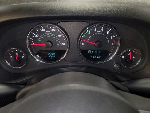 Used 2018 Jeep Wrangler Unlimited Sahara image 23