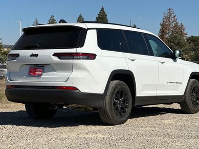 Used 2024 Jeep Grand Cherokee L Laredo