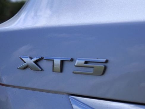 Used 2018 Cadillac XT5 Premium Luxury FWD image 8