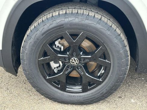 New 2026 Volkswagen Atlas Peak Edition image 7