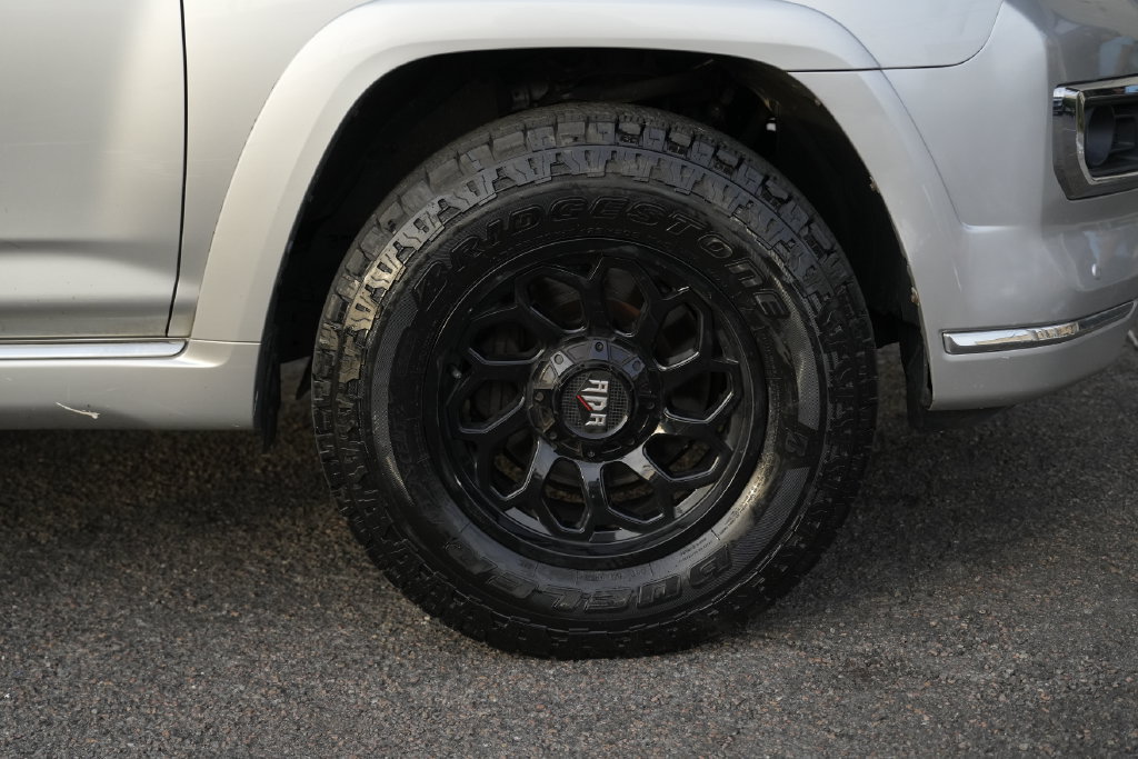 Used 2016 Toyota 4Runner Limited AWD/4WD image 12