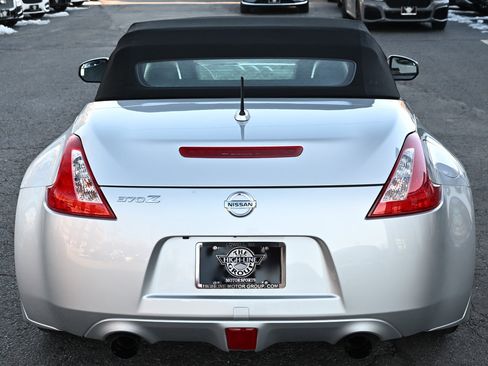Used 2014 Nissan 370Z Touring w/ Sport Package image 8