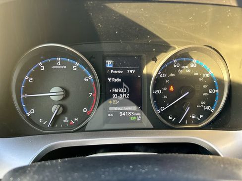 Used 2018 Toyota RAV4 XLE FWD image 21