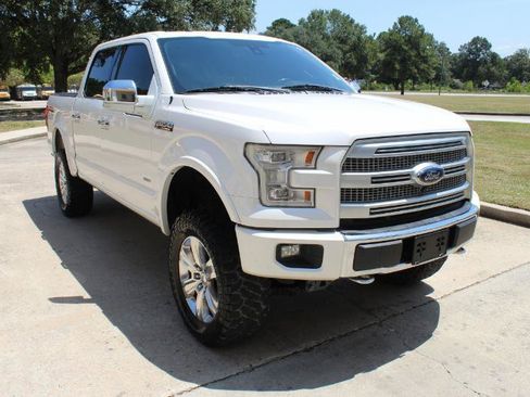 Used 2017 Ford F150 Platinum w/ Equipment Group 701A Luxury AWD/4WD image 4