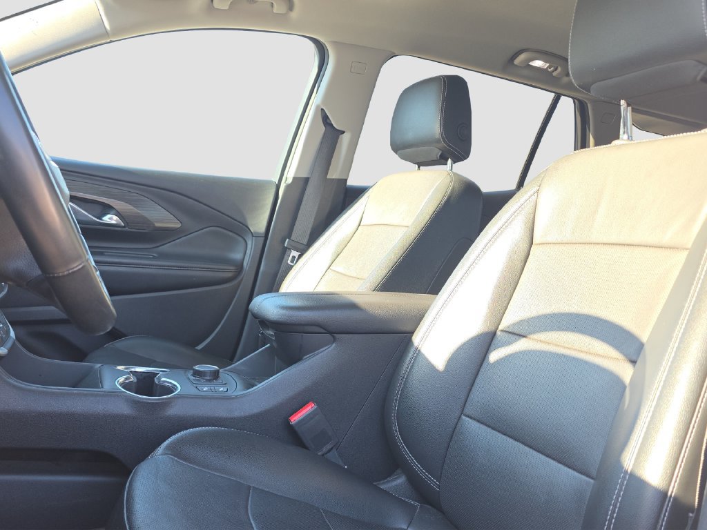 Used 2023 GMC Terrain SLT AWD/4WD image 7