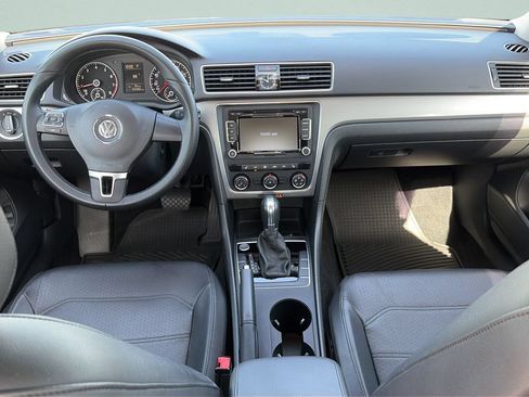 Used 2015 Volkswagen Passat 1.8T Limited Edition FWD image 10