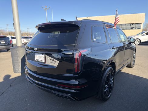 Used 2024 Cadillac XT6 Sport w/ LPO, Onyx Lite Package image 6