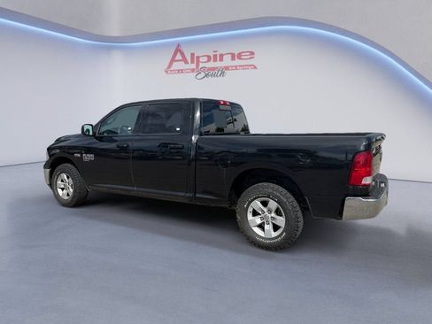 Used 2020 RAM 1500 Classic SLT AWD/4WD image 3