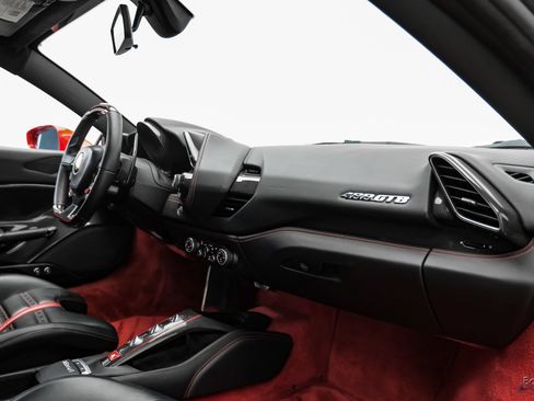 Used 2017 Ferrari 488 GTB RWD image 61